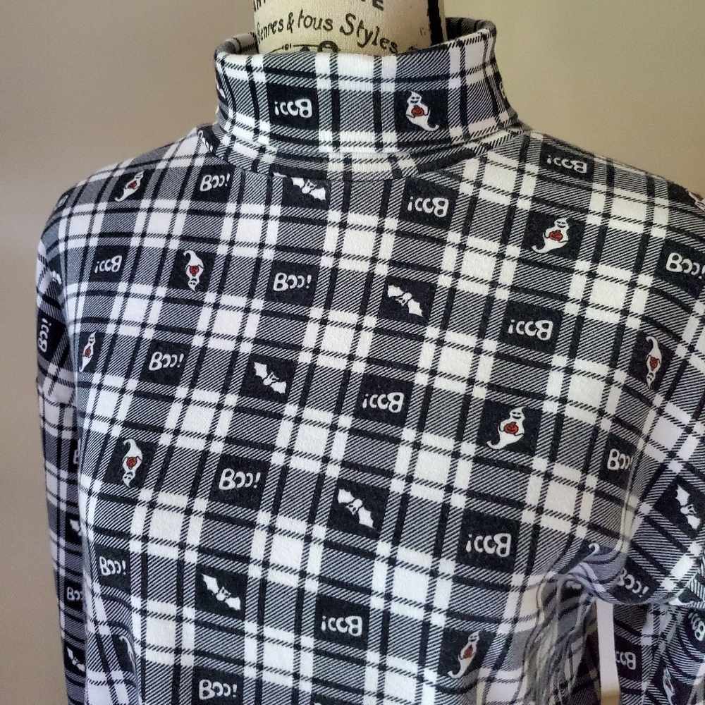 Vintage Black and White Plaid Long Sleeve Top